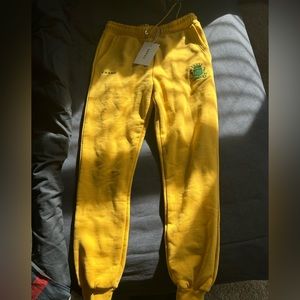 Frame yellow sweatpants!